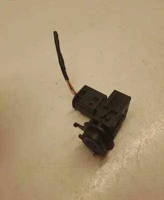 BMW 4 F32 F33 Air quality sensor 9240180 13242411