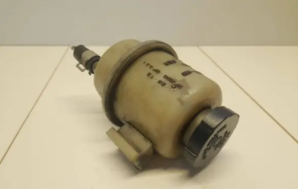 Nissan Navara D40 Power steering fluid tank/reservoir 49180EA000 49180EB300