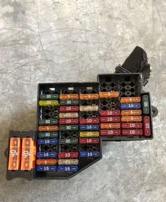 Volkswagen Touareg I Fuse box set 7L0941823A 7L0941824A