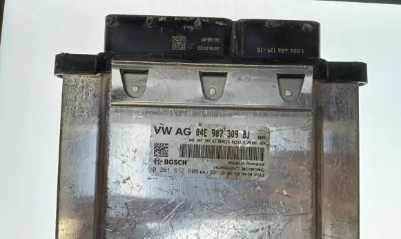 Seat Leon (5F) Engine control unit/module 04E907309BJ 0261S12608