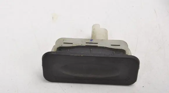 Renault Clio IV Tailgate/boot open switch button 