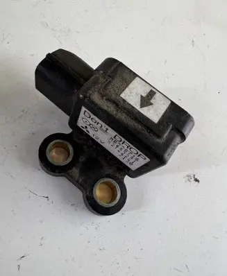 Mitsubishi Pajero Airbag deployment crash/impact sensor MR228716 X2T22271 7130