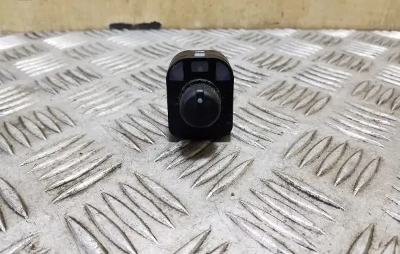 Audi A3 S3 8P Wing mirror switch