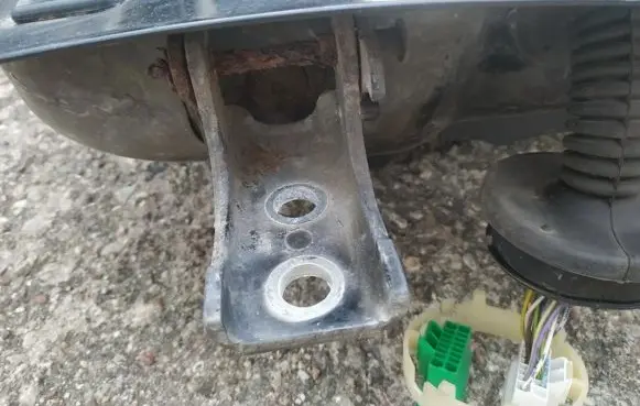 Citroen C2 Front door upper hinge
