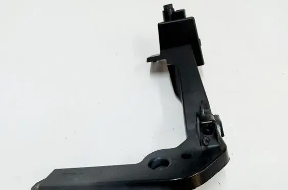 Volvo XC40 Fender mounting bracket 32318691