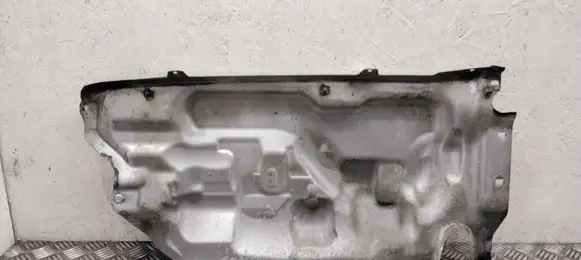 Volvo V70 Heat shield in engine bay 31335579