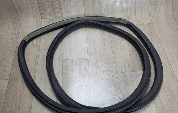 Audi A3 S3 8P Rubber seal rear door 8P4833721