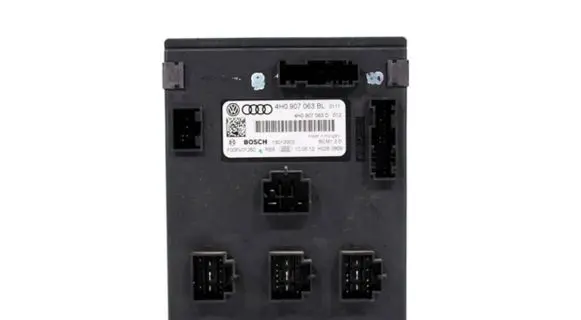 Volkswagen Touareg II Comfort/convenience module 4H0907063BL 4H0907063D