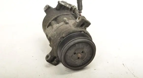 BMW 1 E81 E87 Air conditioning (A/C) compressor (pump) 6987766