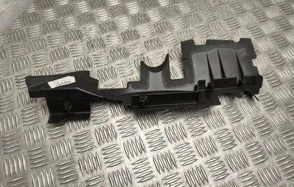 Volkswagen PASSAT CC Radiator trim 3C8121284E
