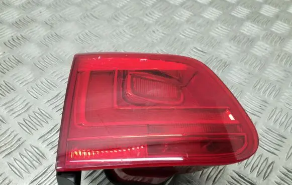 Volkswagen Tiguan Tailgate rear/tail lights 5N0945093G 5N0945309