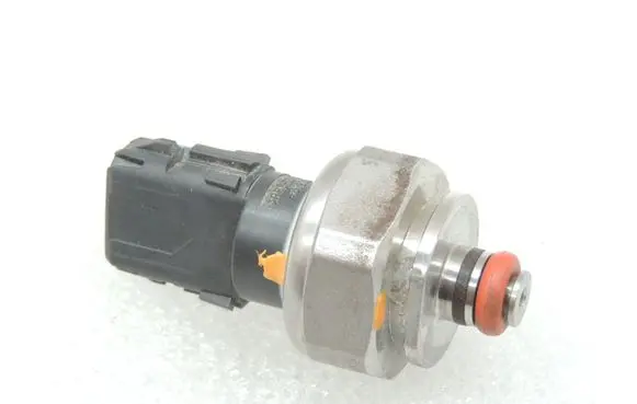 Toyota Yaris XP210 Fuel pressure sensor 8945833041