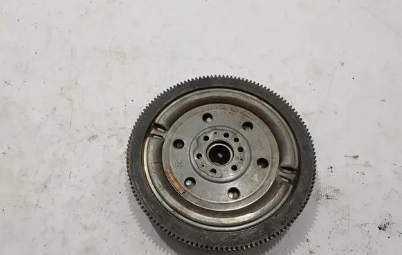 Peugeot 308 Dual mass flywheel 9818024380