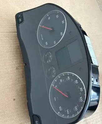 Volkswagen Golf V Speedometer (instrument cluster) 1K0920962B V0004000 VWZ7Z0E2365543
