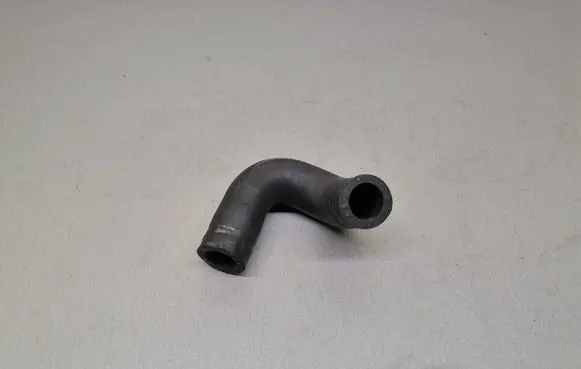 Volkswagen PASSAT B4 Coolant pipe/hose 