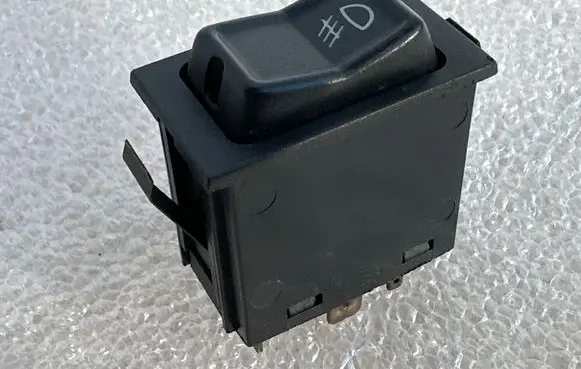 Fog light switch