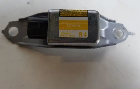 Toyota Prius (XW20) Airbag deployment crash/impact sensor 8983347030 1879000911