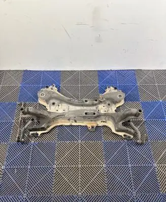 Lexus CT 200H Front subframe