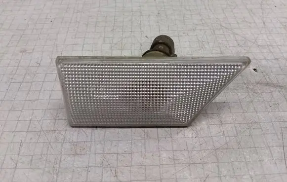 Opel Vectra C Front fender indicator light 13101912 E358890