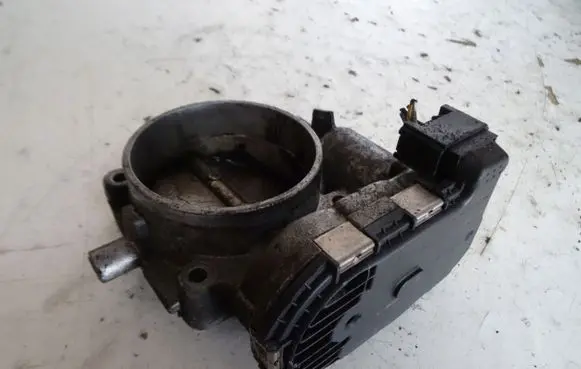 Mercedes-Benz C W203 Throttle valve A1121410125