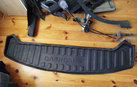 Nissan Qashqai+2 Other trunk/boot trim element 