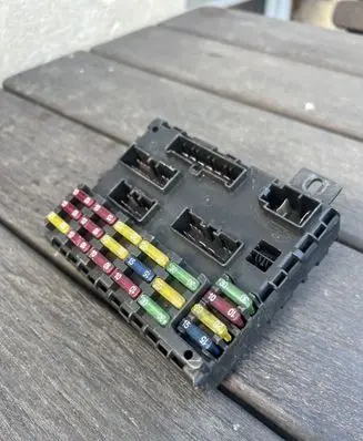 Alfa Romeo 156 Fuse module 60679160A223 60679160