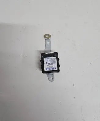 Toyota Prius (NHW20) Door control unit/module 8999147010 48411010230 3833AASAT2