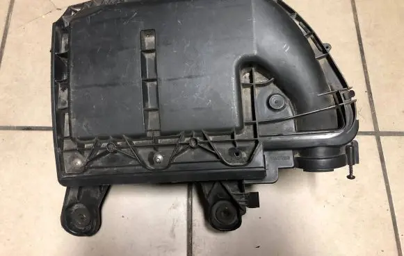Citroen DS3 Air filter box 9673061080