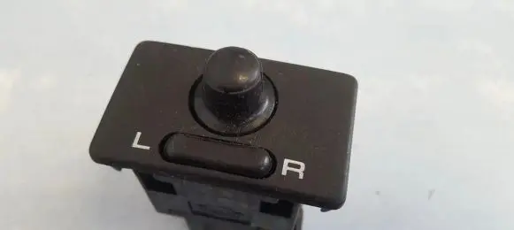 Wing mirror switch