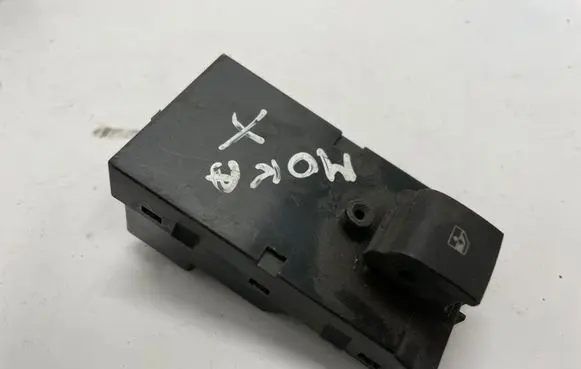 Opel Mokka X Electric window control switch 22915102