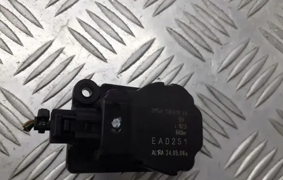 Ford Focus A/C air flow flap actuator/motor 3M5H-19E616-AB