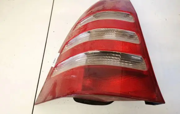 Mercedes-Benz C W203 Rear/tail lights 153537