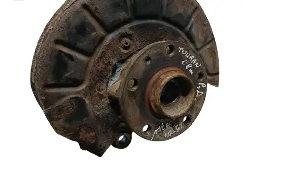 Volkswagen Touran I Front wheel hub