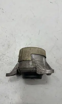 Mercedes-Benz C W205 Engine mount bracket A2052407800