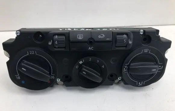 Volkswagen Tiguan Climate control unit 1K0820047HN