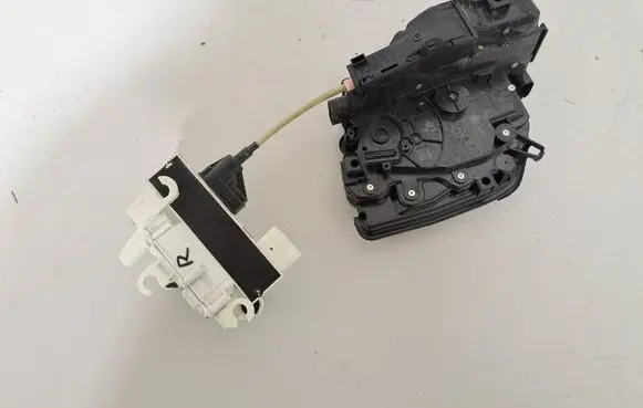 Front door lock