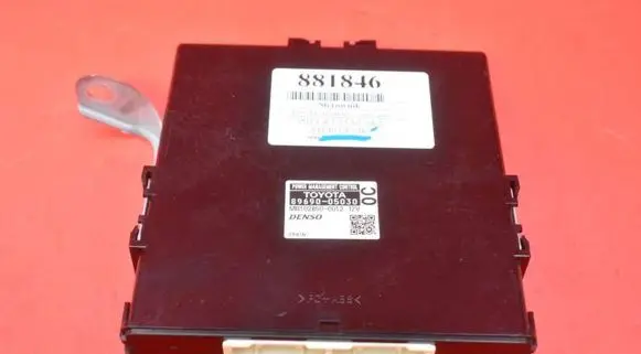 Toyota Avensis T270 Engine control unit/module ECU 89690-05030