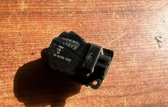 Ford Grand C-MAX Air flap motor/actuator 3M5H19E616AB