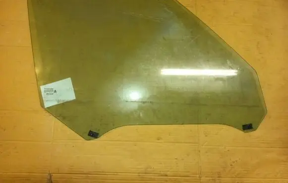 Citroen C4 Grand Picasso Front door window glass four-door