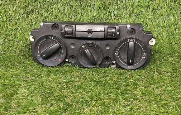 Volkswagen Tiguan Climate control unit 1K0820047JJ 5HB01027205
