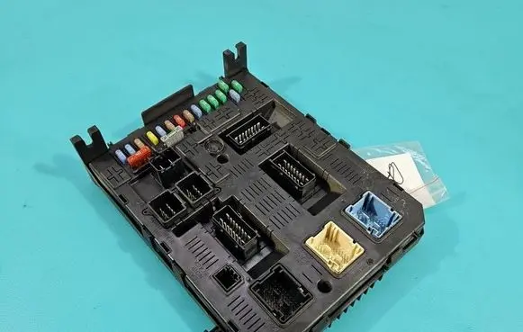 Peugeot Expert Central body control module 966405908001 IMPRK1565386