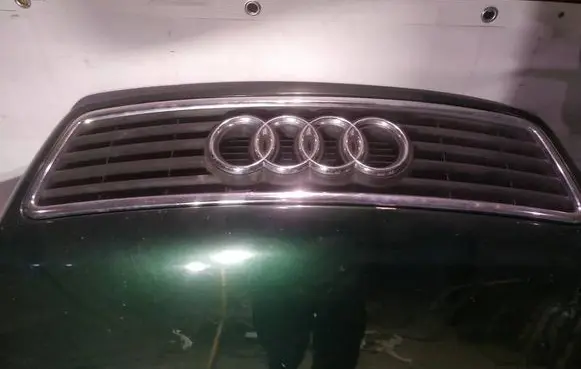 Audi A6 S6 C5 4B Front grill