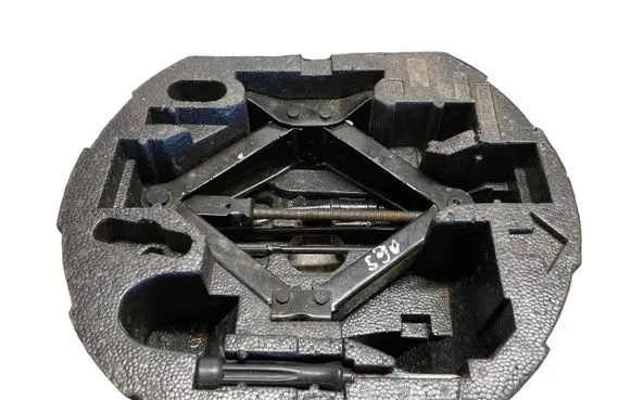 Volkswagen Jetta VI Tool set 5C0012115B 5C0011031A 8Z0012287