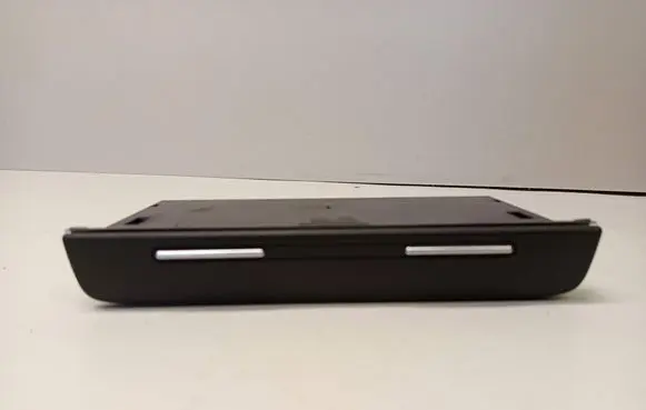 Seat Exeo (3R) Dashboard storage box/compartment 8H0857058F