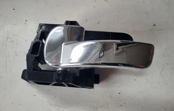 Nissan Qashqai Front door interior handle