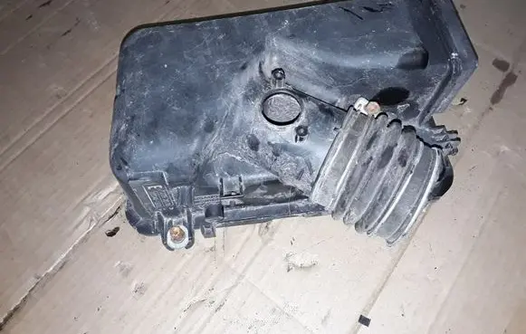 Lexus RX 300 Air filter box cover 1770520170 1001411570