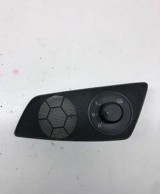 Wing mirror switch