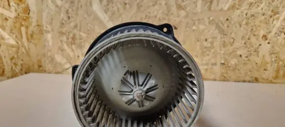 Mitsubishi Carisma Heater fan/blower 0130111191
