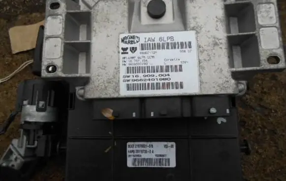 Citroen C4 I Picasso Engine control unit/module 9662401980 28119735 16909004