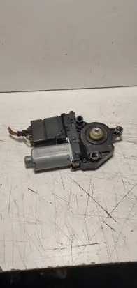 Volkswagen Golf Plus Rear door window regulator motor F005S00154 993424100